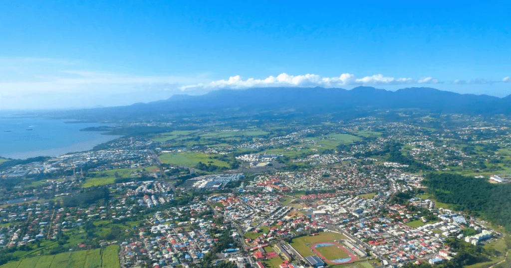 Vue aérienne de la Guadeloupe, territoire couvert par RECOLIA Recouvrement