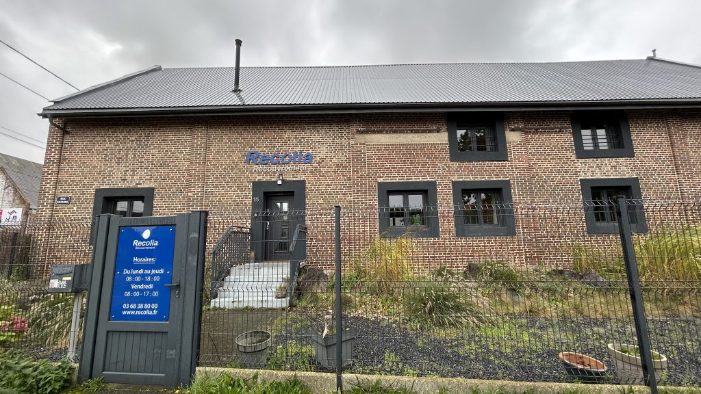 Façade du siège social de RECOLIA Recouvrement à Lamotte-Warfusée
