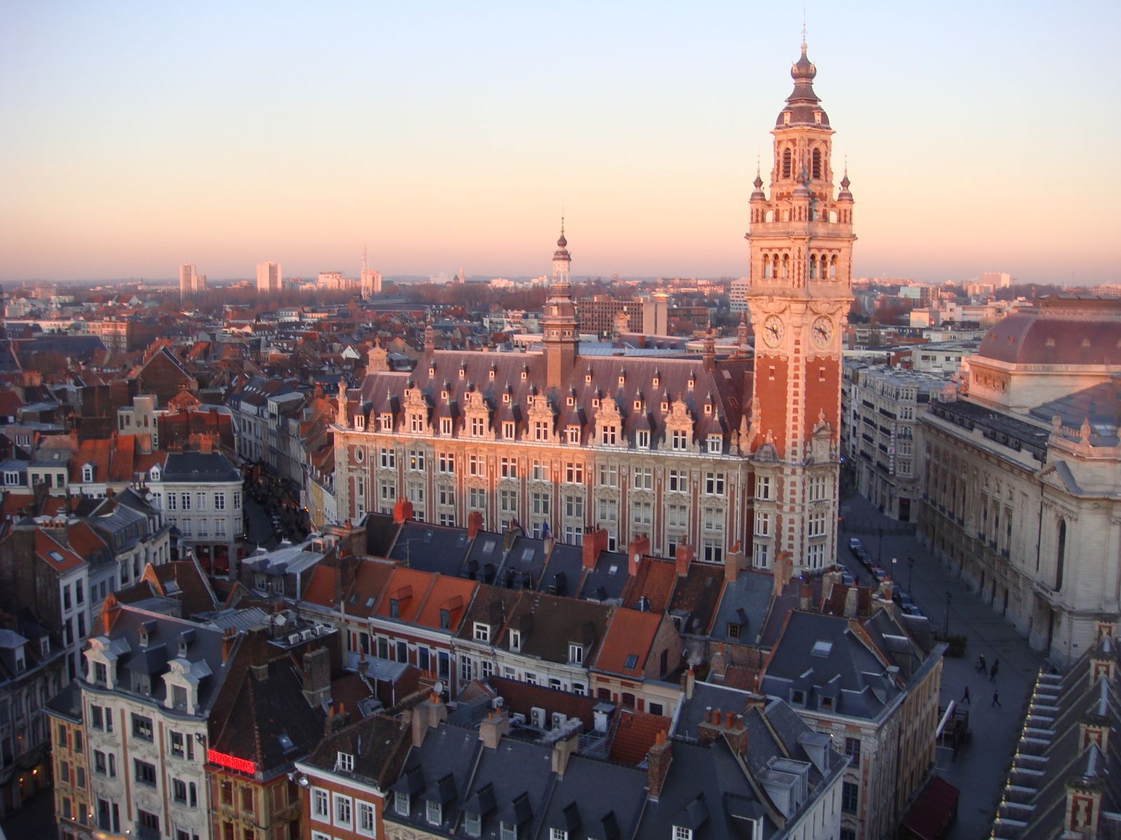 Hôtel de ville de Lille, métropole où RECOLIA Recouvrement est implanté depuis 1998
